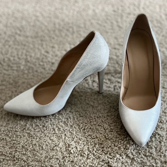 🤩 Silver heels new 🤩 - Picture 2 of 9